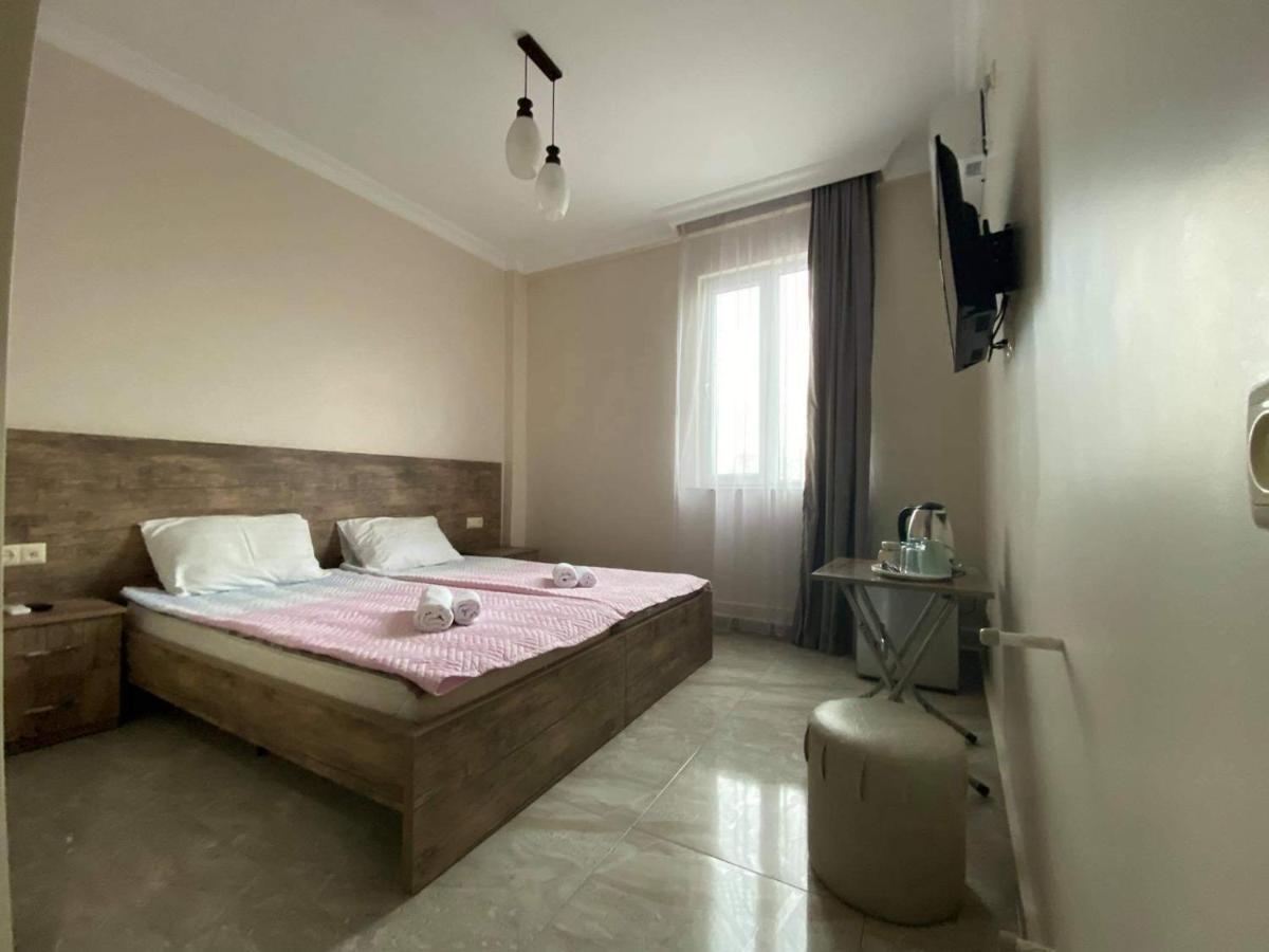 Family Hotel Batumi Ngoại thất bức ảnh